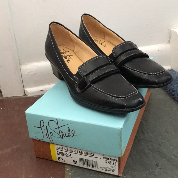 Life Stride Shoes - BNWT Life Stride black wedge heel loafer